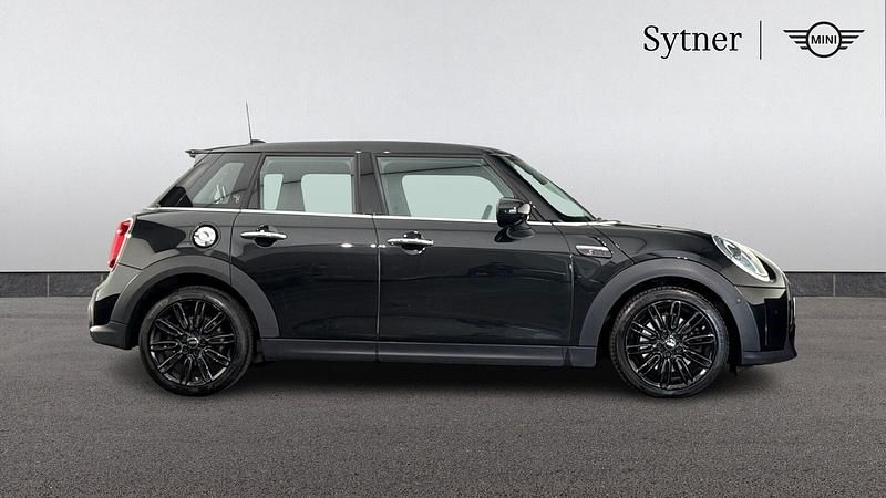 Usado Mini Cooper S Exclusive 176 HP (129 kW) 2023 Preto Citadino