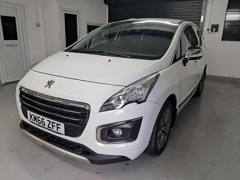 Used Peugeot 3008 Active 2016 White Hatchback