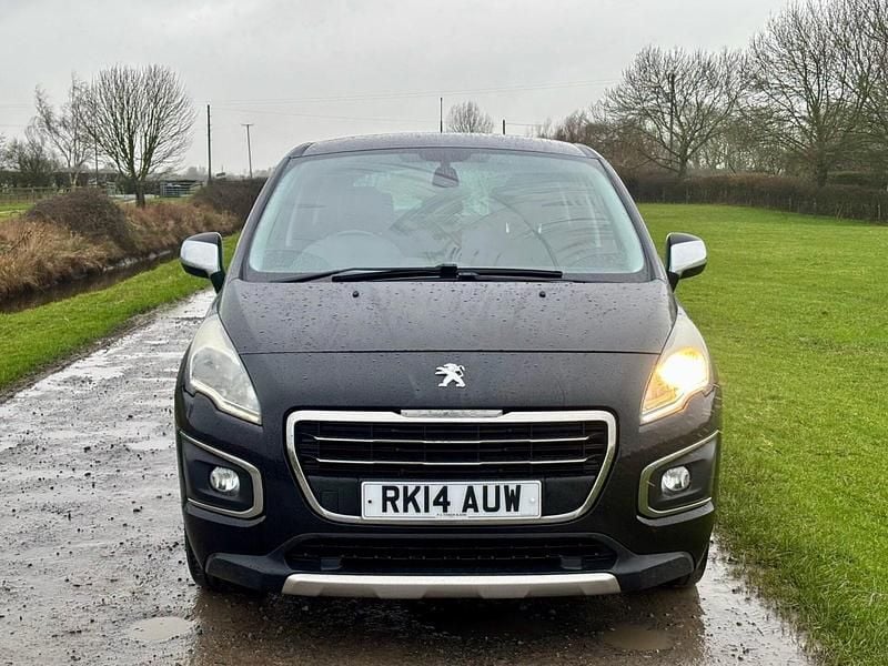 Usado Peugeot 3008 Active 2014 Negro Utilitario