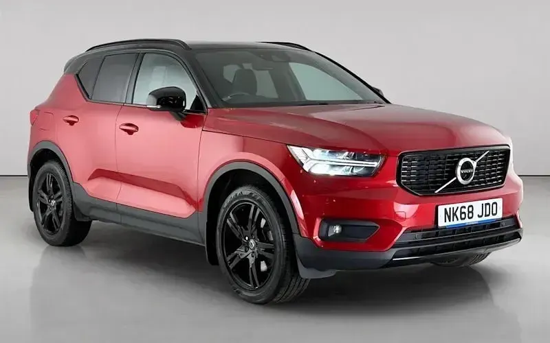 Used Volvo XC40 R-Design 190 HP (139 kW) 2019 SUV