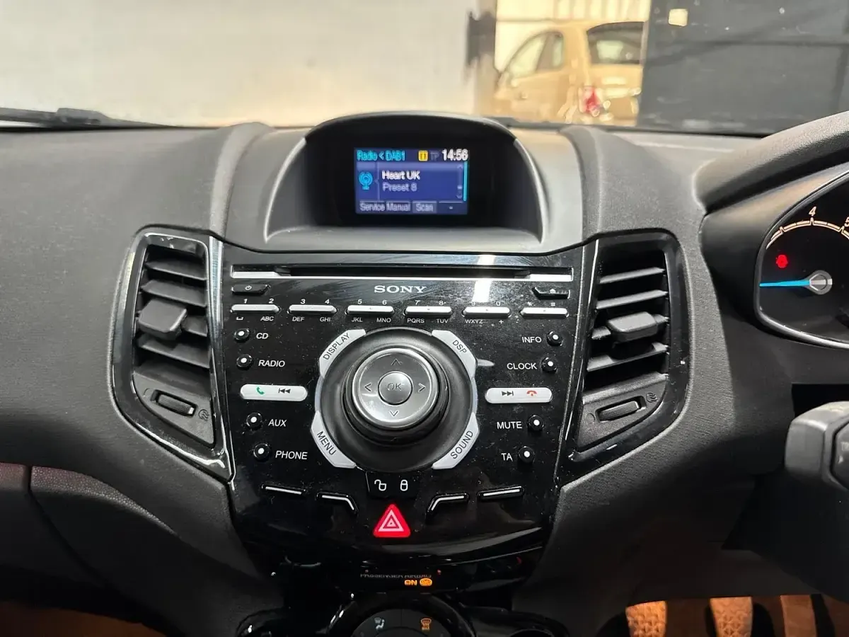 Used Ford Fiesta Titanium 125 HP (91 kW) 2013 Blue Hatchback