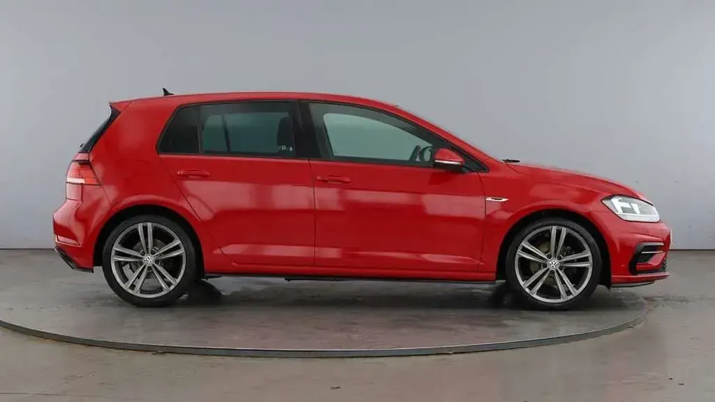 Used VW Golf VII R-line 150 HP (110 kW) 2018 Red Hatchback