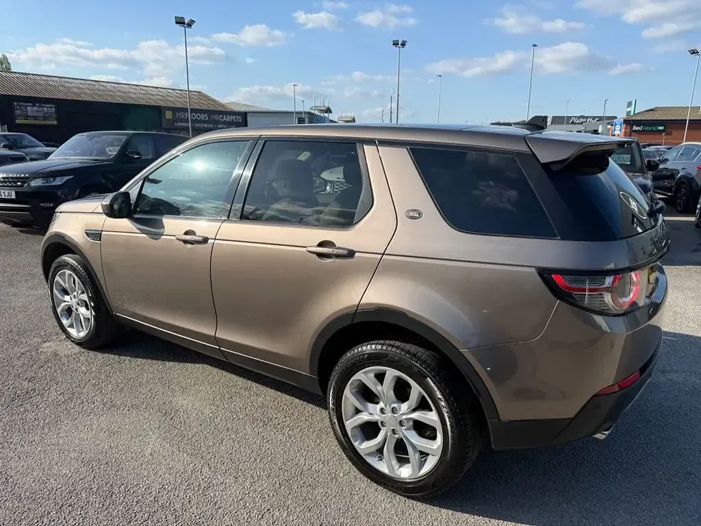 Used Land Rover Discovery Sport HSE 190 HP (139 kW) 2015 Brown SUV
