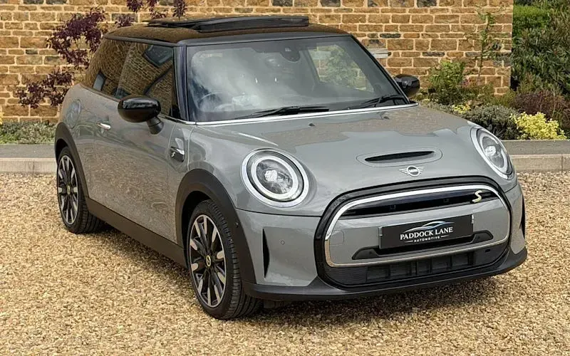 Begagnad Mini Cooper Level 3 135 kW (184 HK) 2023 Halvkombi