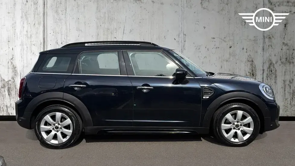 Used Mini Cooper Countryman Classic 134 HP (98 kW) 2021 Black SUV