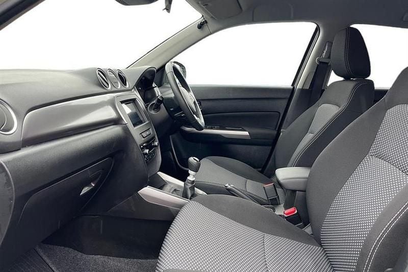 Used Suzuki Vitara SZ-T 129 HP (94 kW) 2022 Savannah ivory with cosmic black pearl roof SUV
