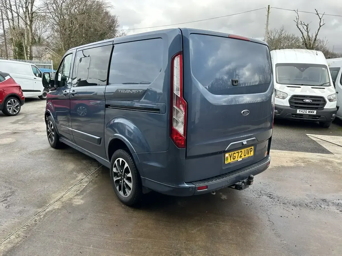 Used Ford Transit Custom Sport 170 HP (125 kW) 2022 Blue Van