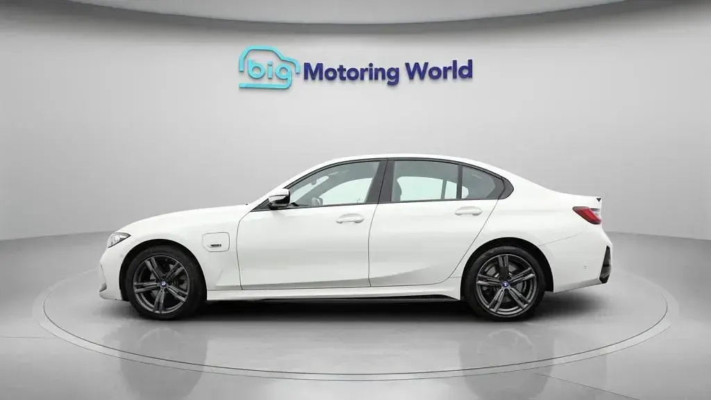 Used BMW 330e M Sport 292 HP (214 kW) 2023 White Sedan