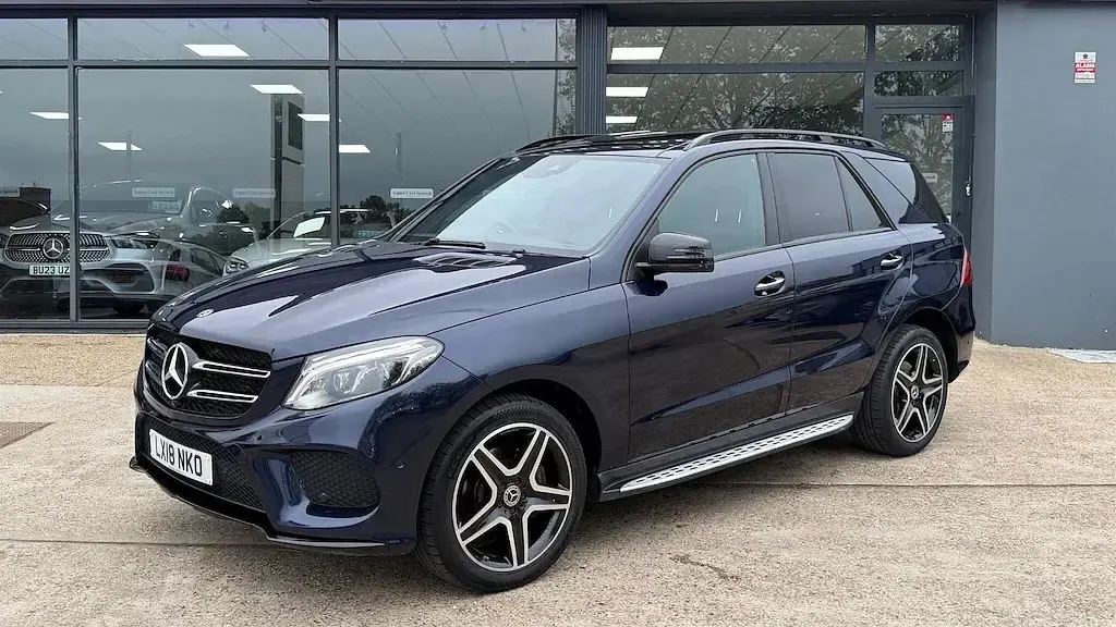 Usado Mercedes GLE250 AMG 2018 Azul Carrinha