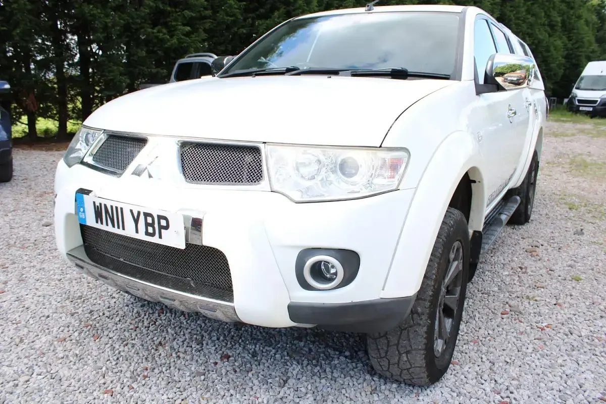 Used Mitsubishi L200 176 HP (129 kW) 2011 White Pickup