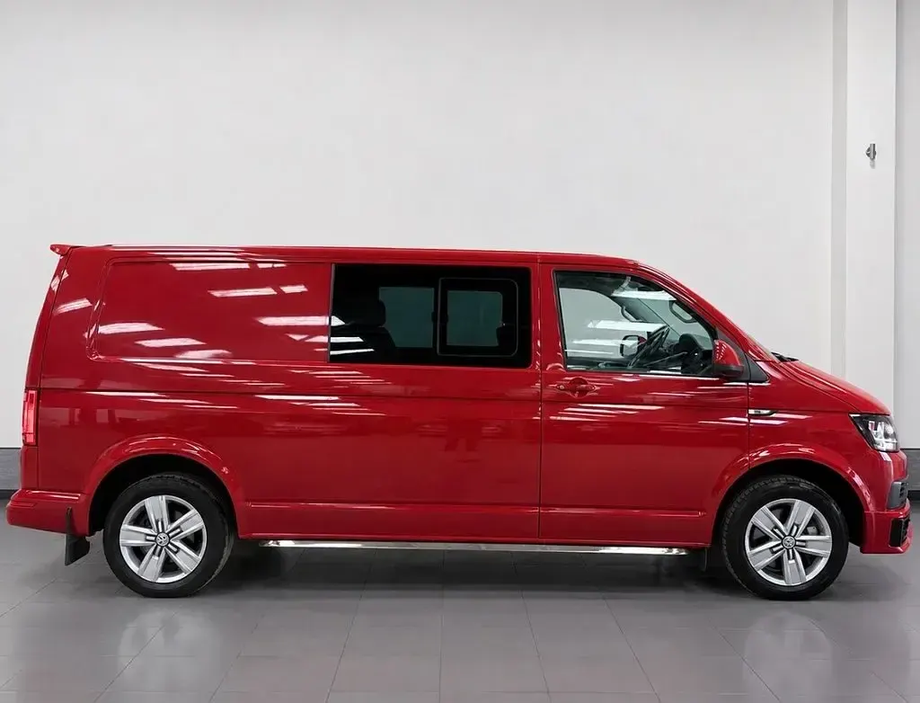 Used VW Transporter Highline 2018 Red Van