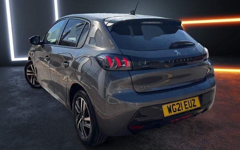 Second-hand Peugeot 208 Allure Premium 102 CP (75 kW) 2021 Hatchback