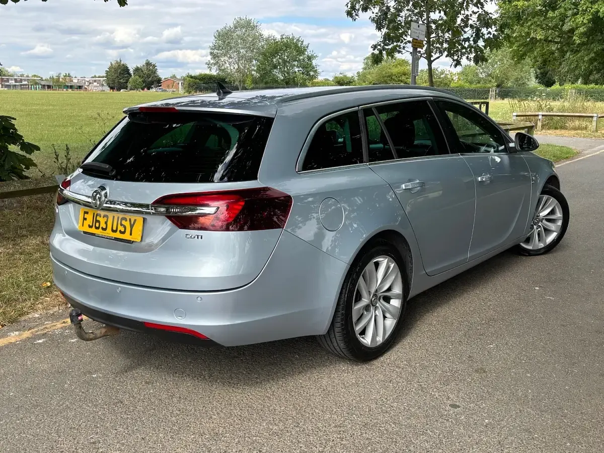 Used Vauxhall Insignia Elite 163 HP (119 kW) 2013 Silver Estate