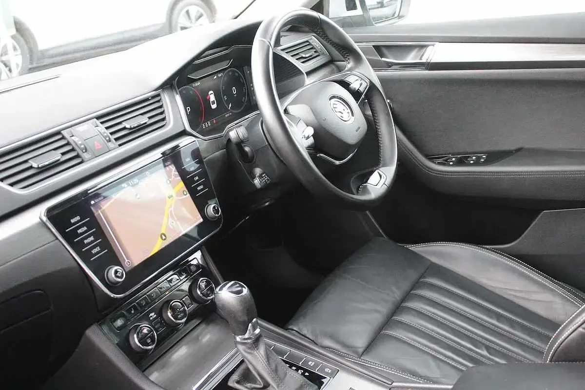 Used Skoda Superb SE L 147 HP (108 kW) 2022 Brilliant silver metallic Hatchback