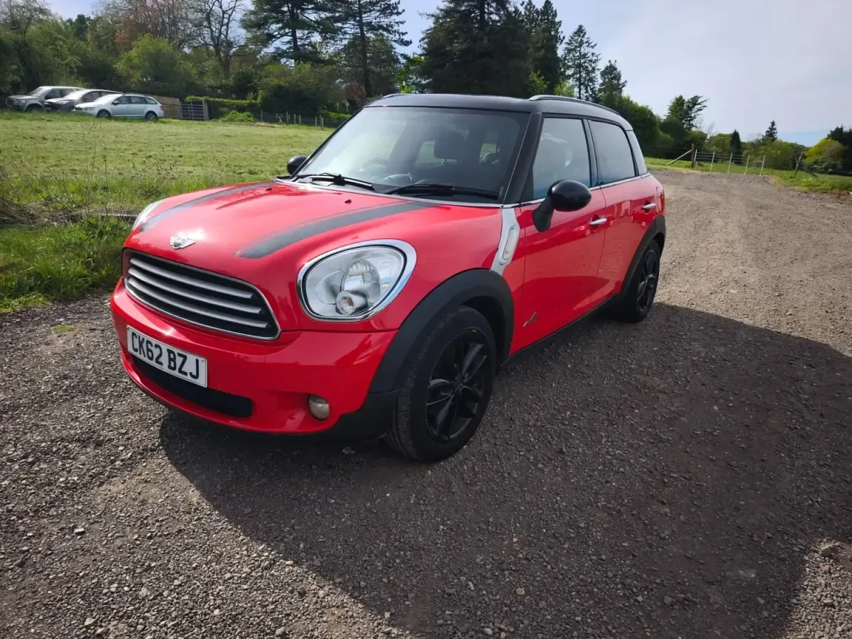 Begagnad Mini Cooper D 2012 Röd Halvkombi