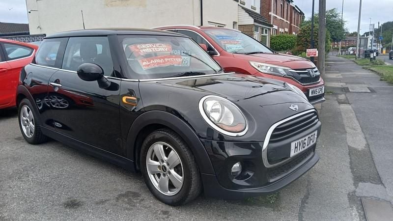 Black Used 2016 Mini Cooper Hatch Hatchback | £4,995 (Fair price) - Image 1/4