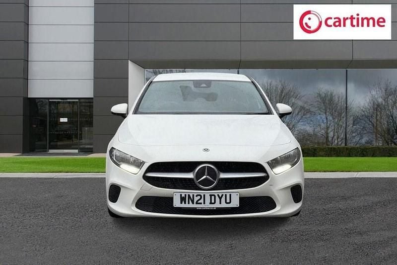 Used Mercedes A180 SE 116 HP (85 kW) 2021 White Hatchback