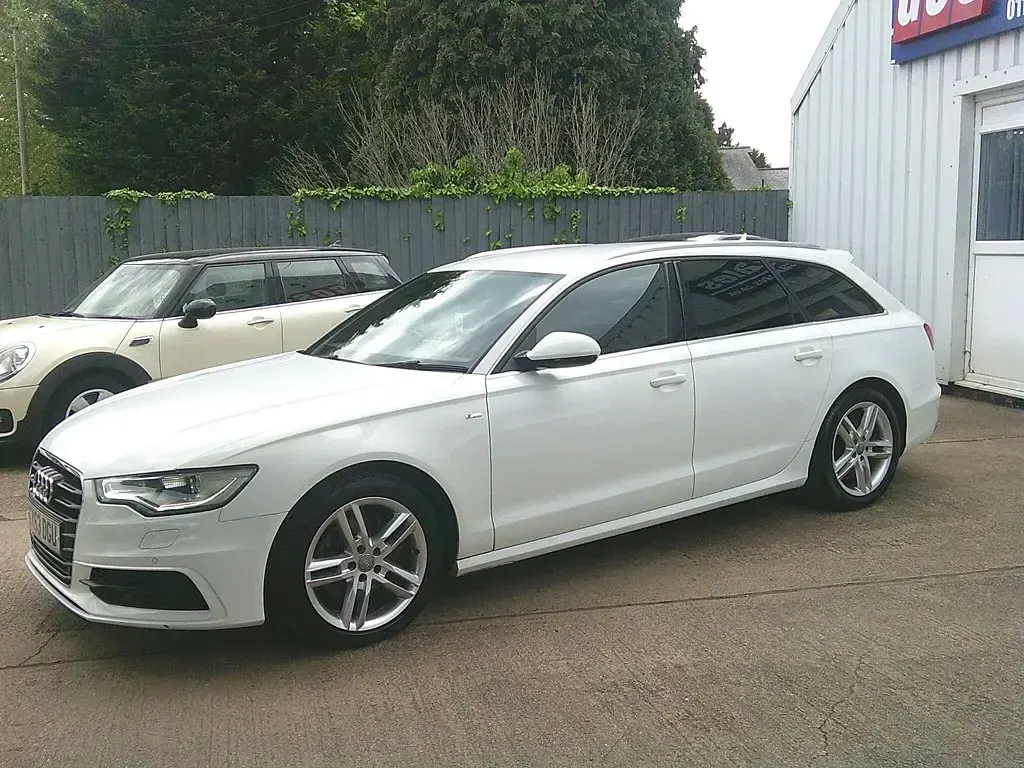 Usado Audi A6 S-Line 2013 Branco Carrinha