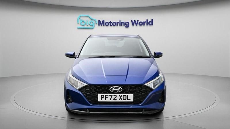 Used Hyundai i20 Premium 100 HP (73 kW) 2023 Blue Hatchback