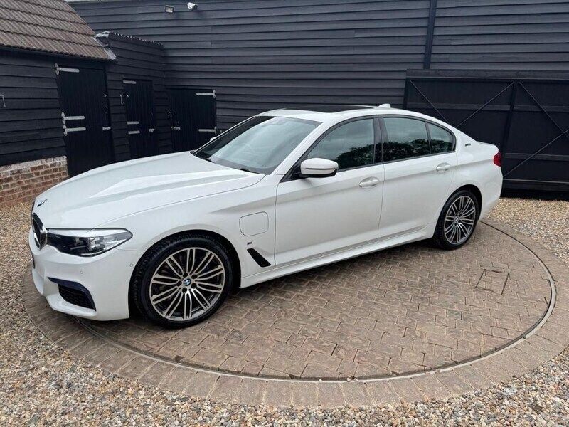 White Used 2019 BMW 530e M Sport Sedan | £19,500 (Good price) - Image 1/4