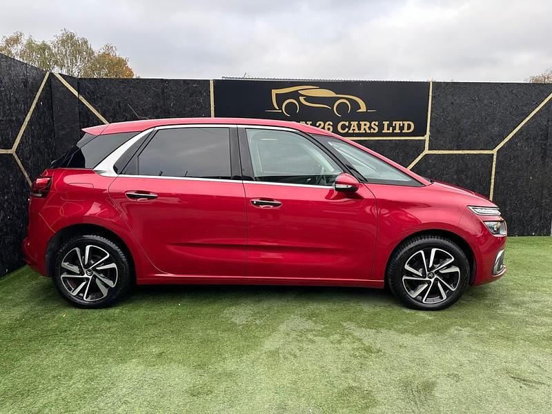 Used Citroën C4 Picasso Flair 2017 Red MPV
