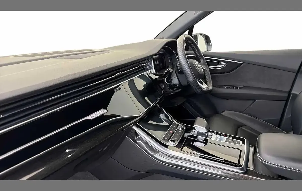 Used Audi Q7 Black Edition 334 HP (245 kW) 2022 Blue SUV