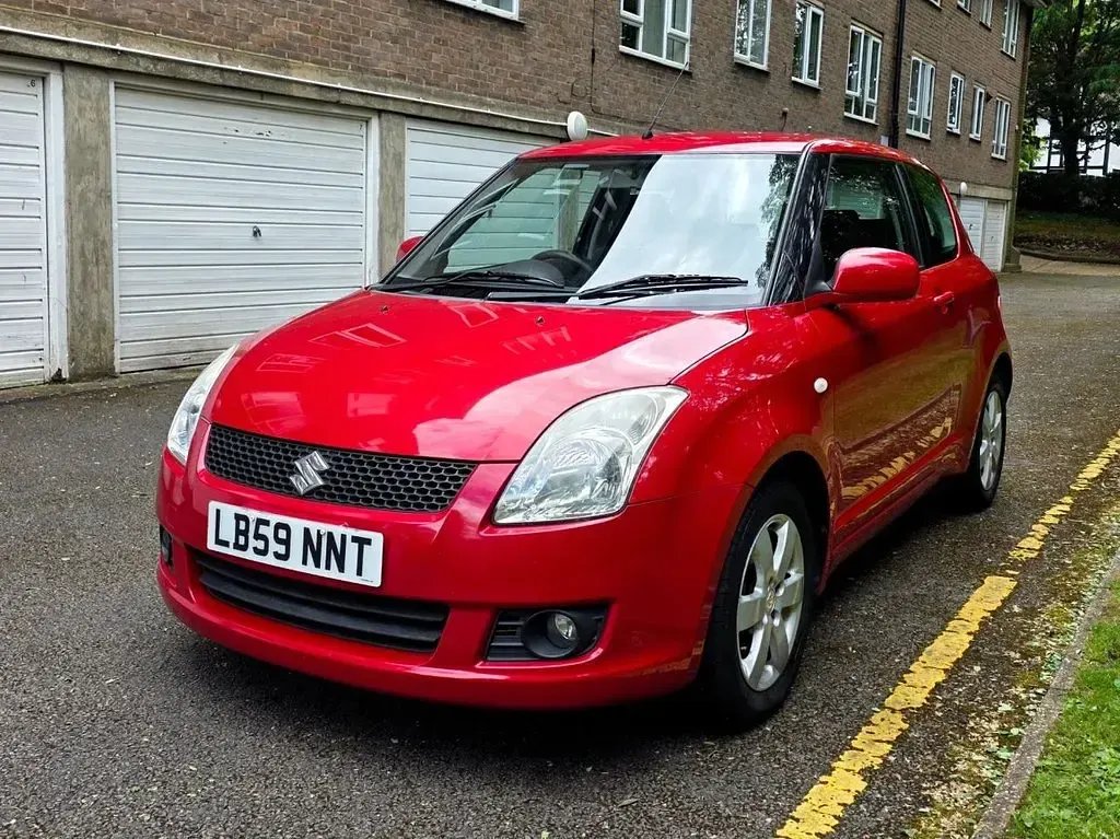 Used Suzuki Swift GLX 102 HP (75 kW) 2010 Red Hatchback