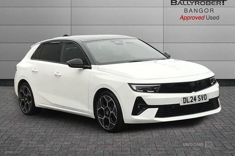White Used 2024 Vauxhall Astra Ultimate Hatchback | £18,995 (Fair price) - Image 1/1