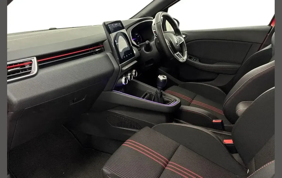 Begagnad Renault Clio V RS Line 90 HK (66 kW) 2023 Röd Halvkombi