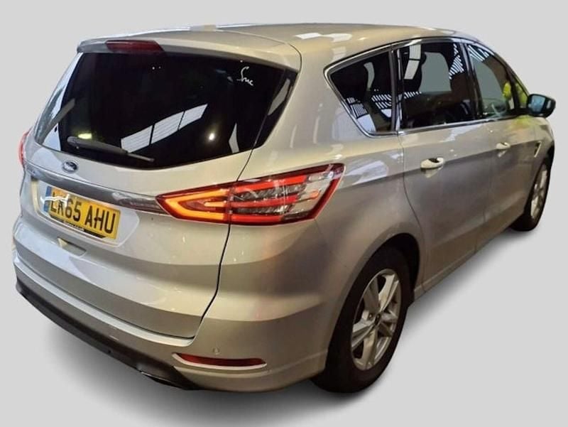 Used Ford S-MAX Titanium 180 HP (132 kW) 2015 Silver MPV
