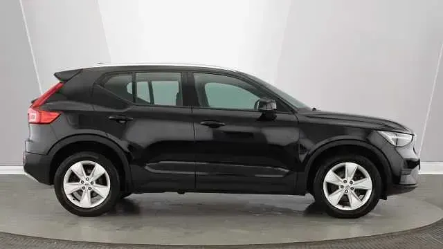 Used Volvo XC40 Core 161 HP (118 kW) 2023 SUV