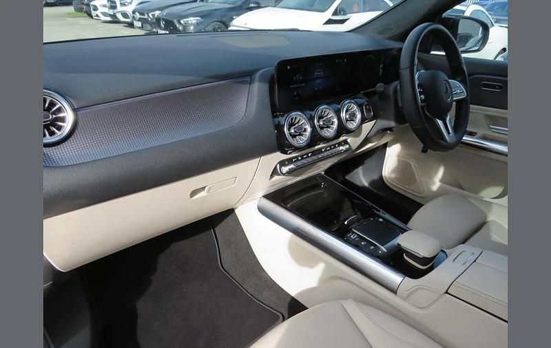 Used Mercedes EQA250 139 kW (190 HP) 2021 Black SUV