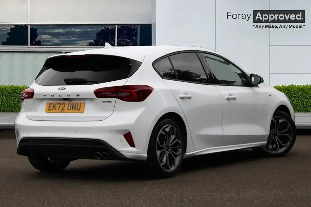 Used Ford Focus ST-Line 2022 Frozen white Hatchback