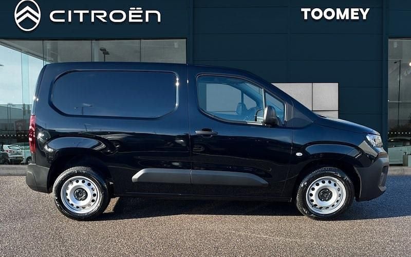 New Citroën Berlingo 102 HP (75 kW) 2025 Grey MPV