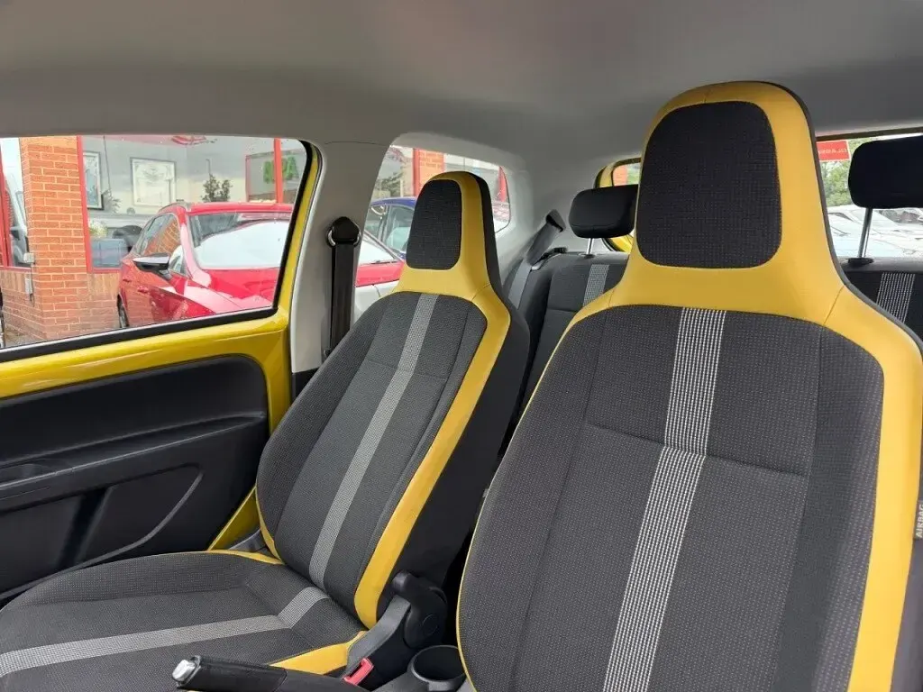 Used VW up! high up! 75 HP (55 kW) 2017 Yellow Hatchback