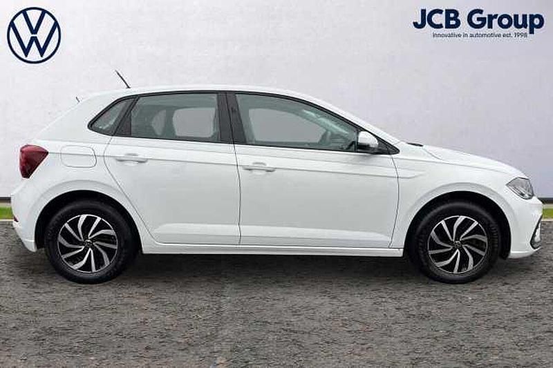 Used VW Polo Life 95 HP (69 kW) 2024 White Hatchback