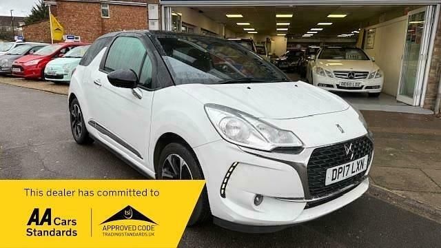 Polar white with onyx black roof Used 2017 DS Automobiles DS3 Elegance Hatchback | £4,995 (Fair price) - Image 1/4