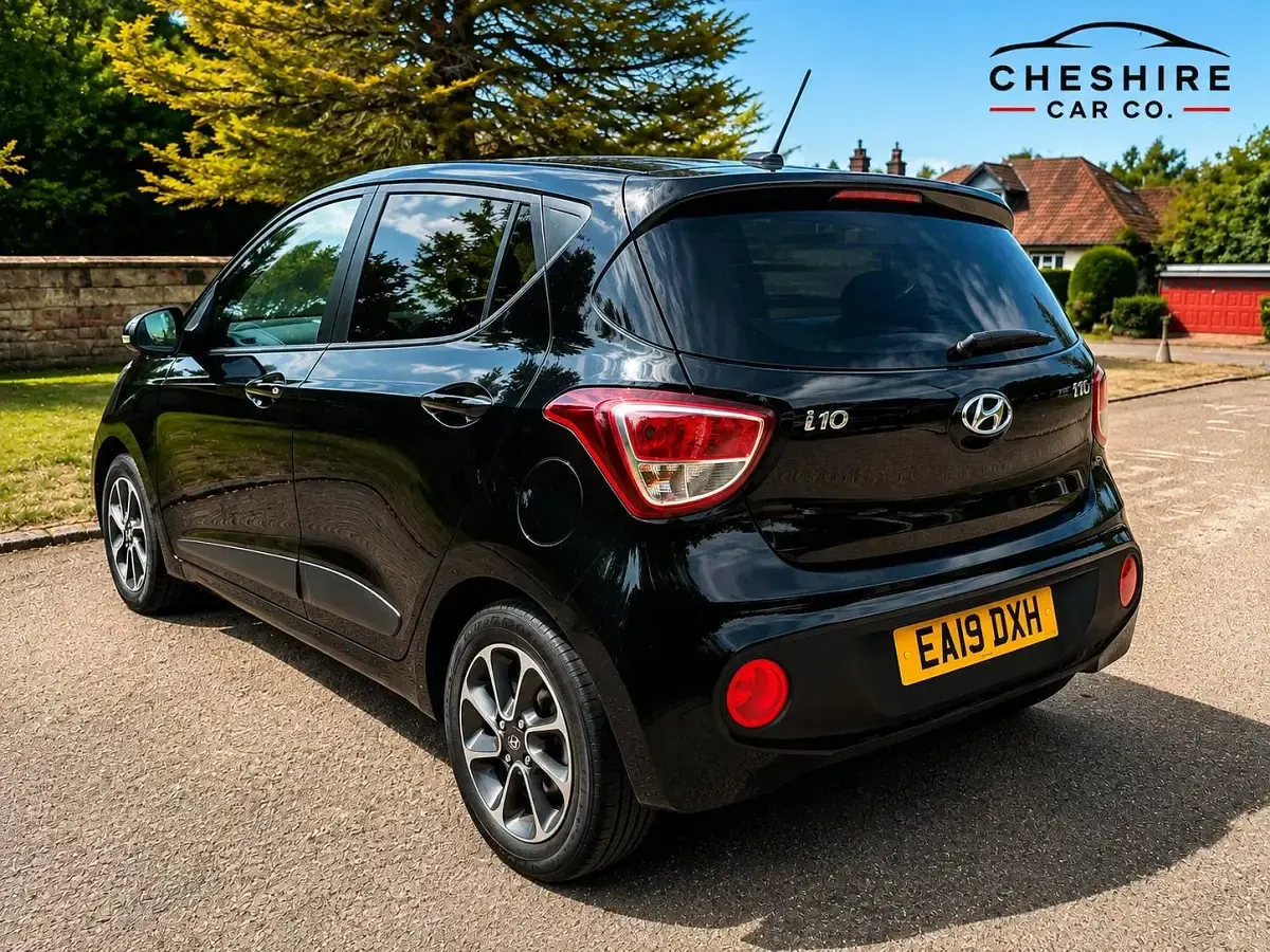 Used Hyundai i10 Premium 100 HP (73 kW) 2019 Black Hatchback