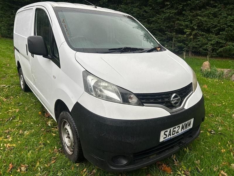 White Used 2012 Nissan NV200 SE Van | £3,495 (Good price) - Image 1/4