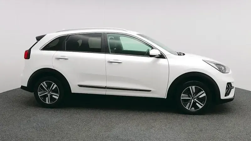 Used Kia Niro 139 HP (102 kW) 2020 White SUV