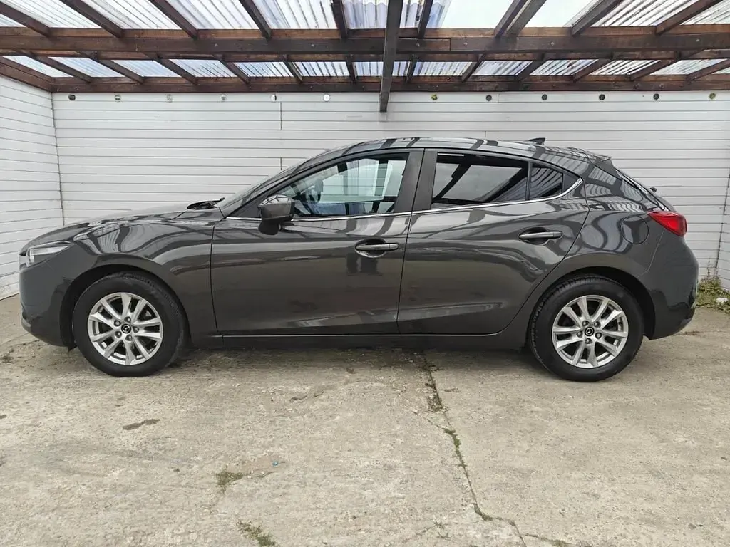 Usado Mazda 3 121 HP (88 kW) 2018 Cinzento Citadino