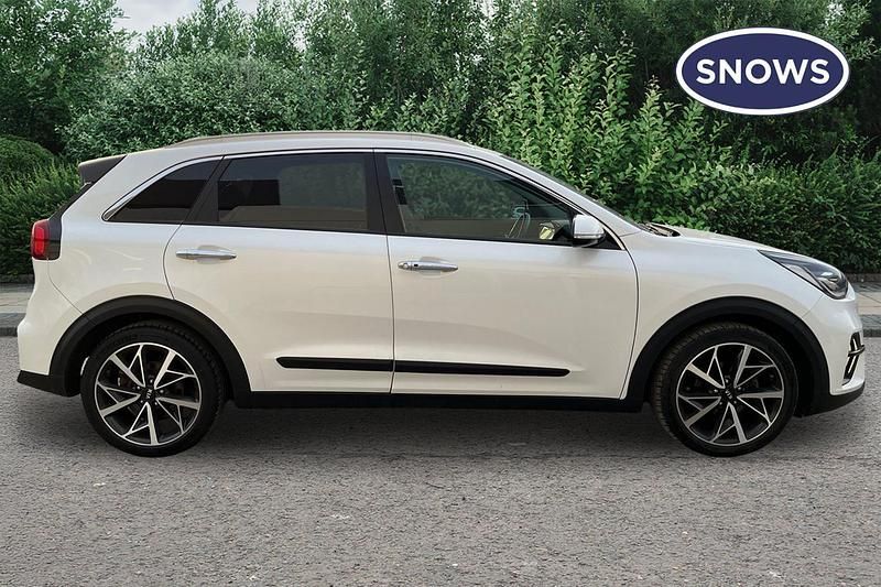 Used Kia Niro 141 HP (103 kW) 2019 White pearl SUV