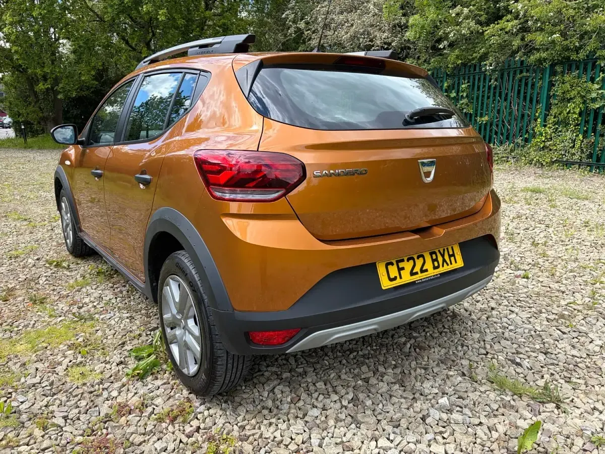 Used Dacia Sandero Essentiel 91 HP (66 kW) 2022 Orange Hatchback