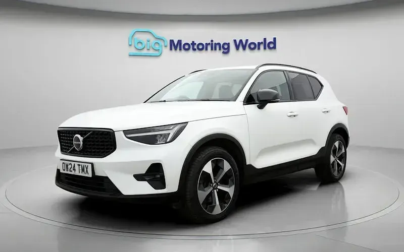 Usado Volvo XC40 Plus 163 HP (119 kW) 2026 SUV