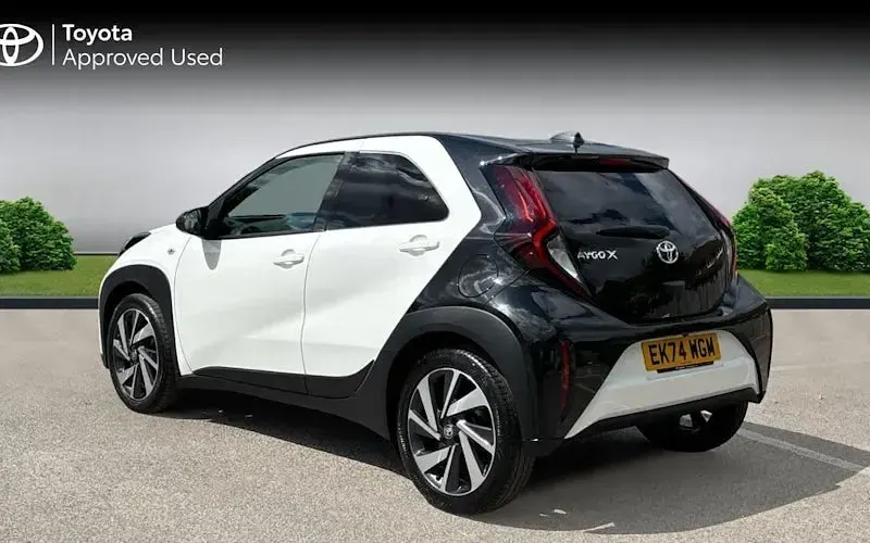 Used Toyota Aygo X 72 HP (52 kW) 2024 White SUV