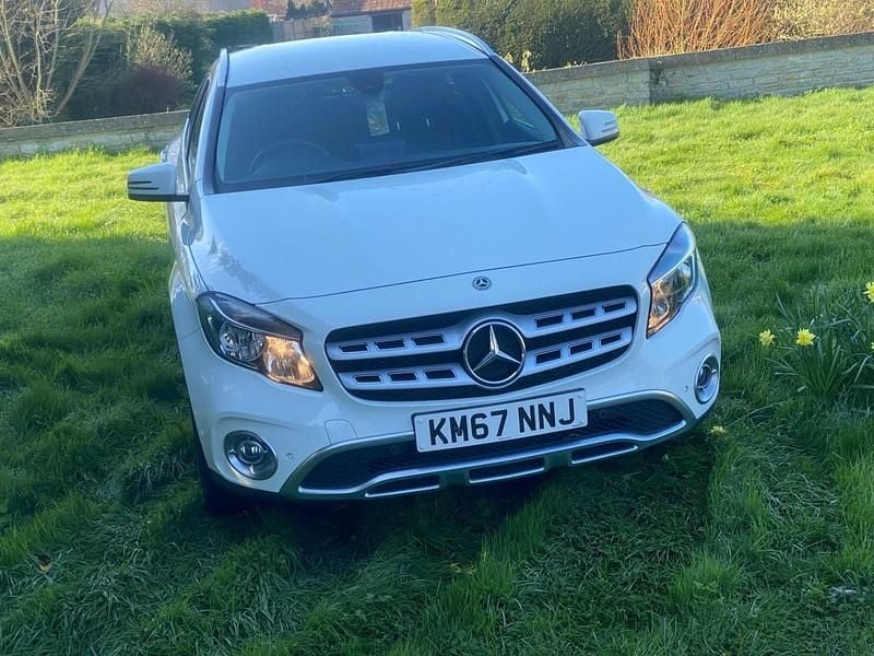 Used Mercedes GLA200 Executive 136 HP (100 kW) 2017 White SUV