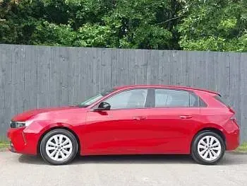 Used Vauxhall Astra Design Edition 110 HP (80 kW) 2023 Red Hatchback