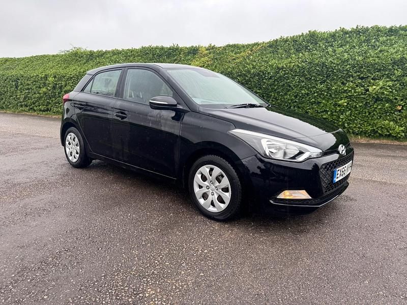 Black Used 2016 Hyundai i20 Hatchback | £4,000 (A bit pricey) - Image 1/4