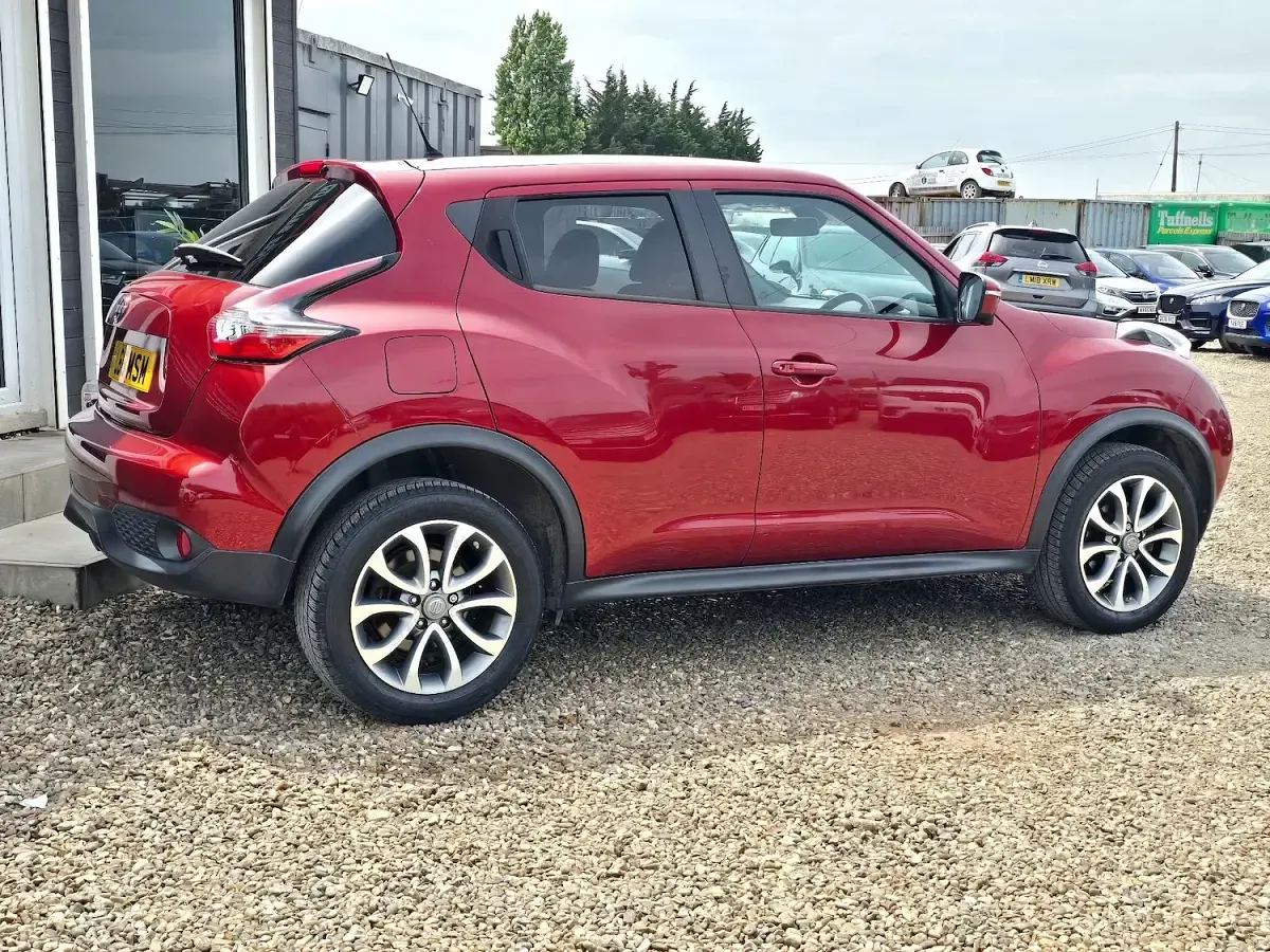 Used Nissan Juke Tekna 117 HP (86 kW) 2014 Red SUV