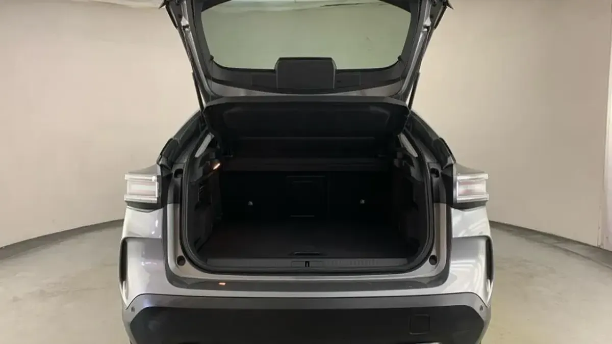 Neu Citroën C4 PureTech 127 PS (93 kW) 2026 Grau SUV